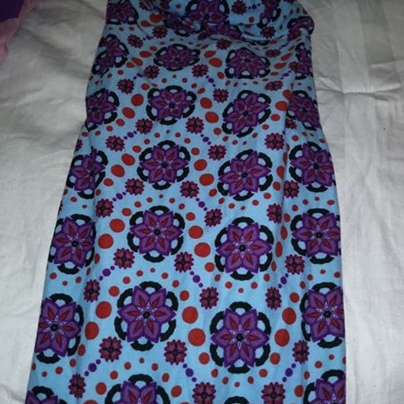 LULAROE TALL AND CURVY LEGGINGS - Picture 1 of 1
